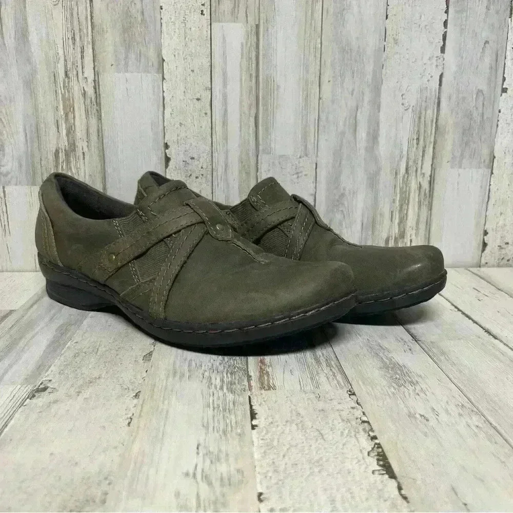 Clarks Womens Ideo Chilly Loafer Shoes Green Low Top Leather Slip Ons 9N - Picture 1 of 9